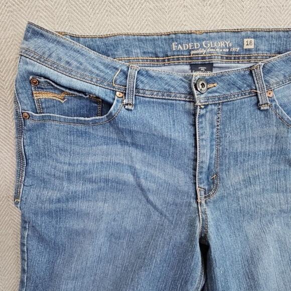 Faded Glory Jeans Women's size 16 (36x22) Blue Medium Wash Mid Rise Cropped - Picture 16 of 16